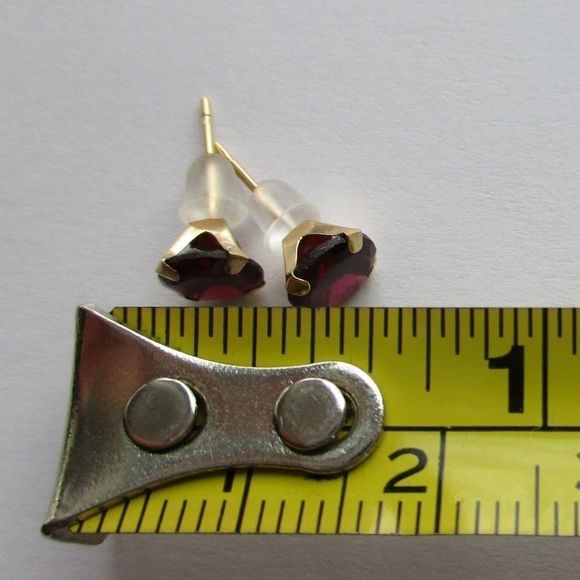 14 K Gold Garnet Stud Earrings - Picture 3 of 6